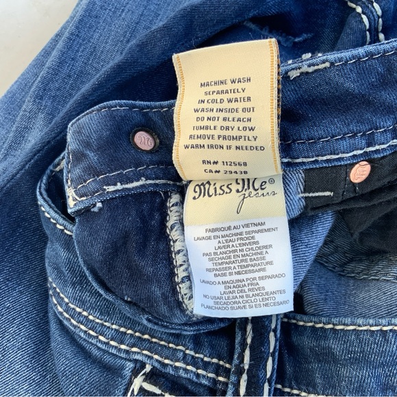 Miss me size 26 jeans lot of 3 Pairs of the pairs of capris one is boot cut. - Picture 10 of 16